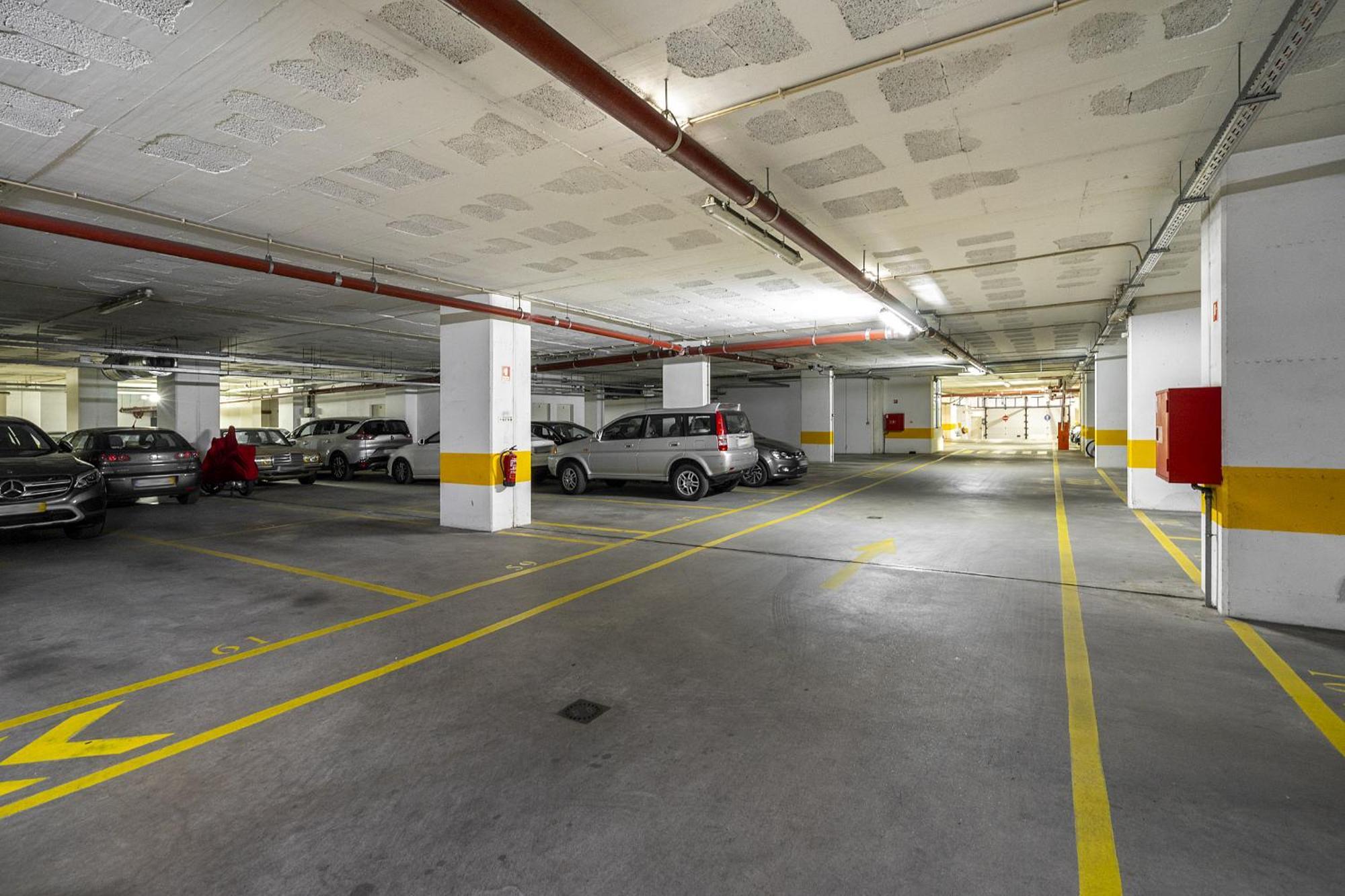 Whome Family Condo - Urban Retreat With Parking, Ac, Elevator In Great Location Lisboa Exterior foto
